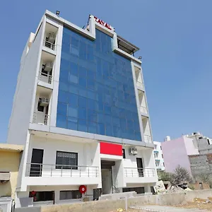 Oyo 12673 The Diplomat Hotel Delhi (National Capital Territory of India)